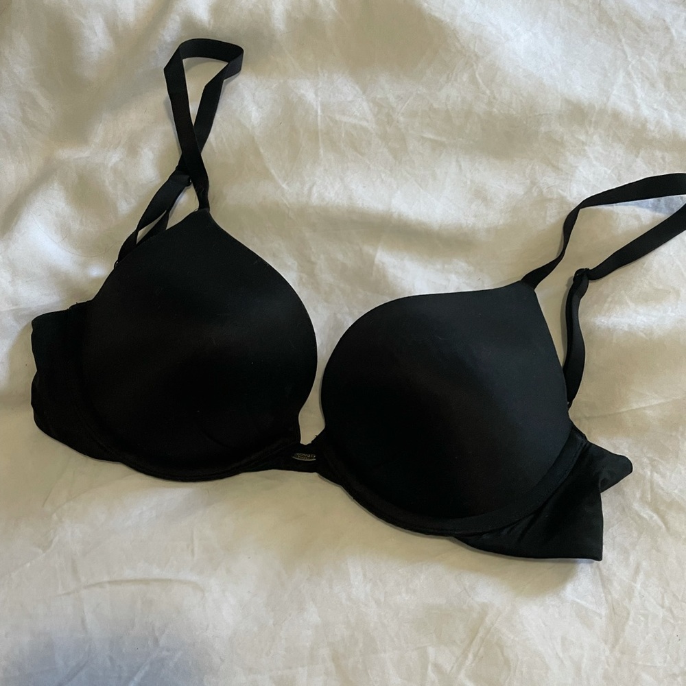 Victoria’s Secret Black Plunge Push Up Bra 32D